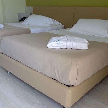 Hotel San Crispino Morrovalle エクステリア 写真