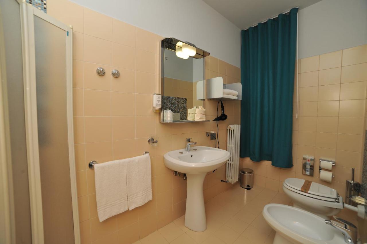 Hotel San Crispino Morrovalle エクステリア 写真