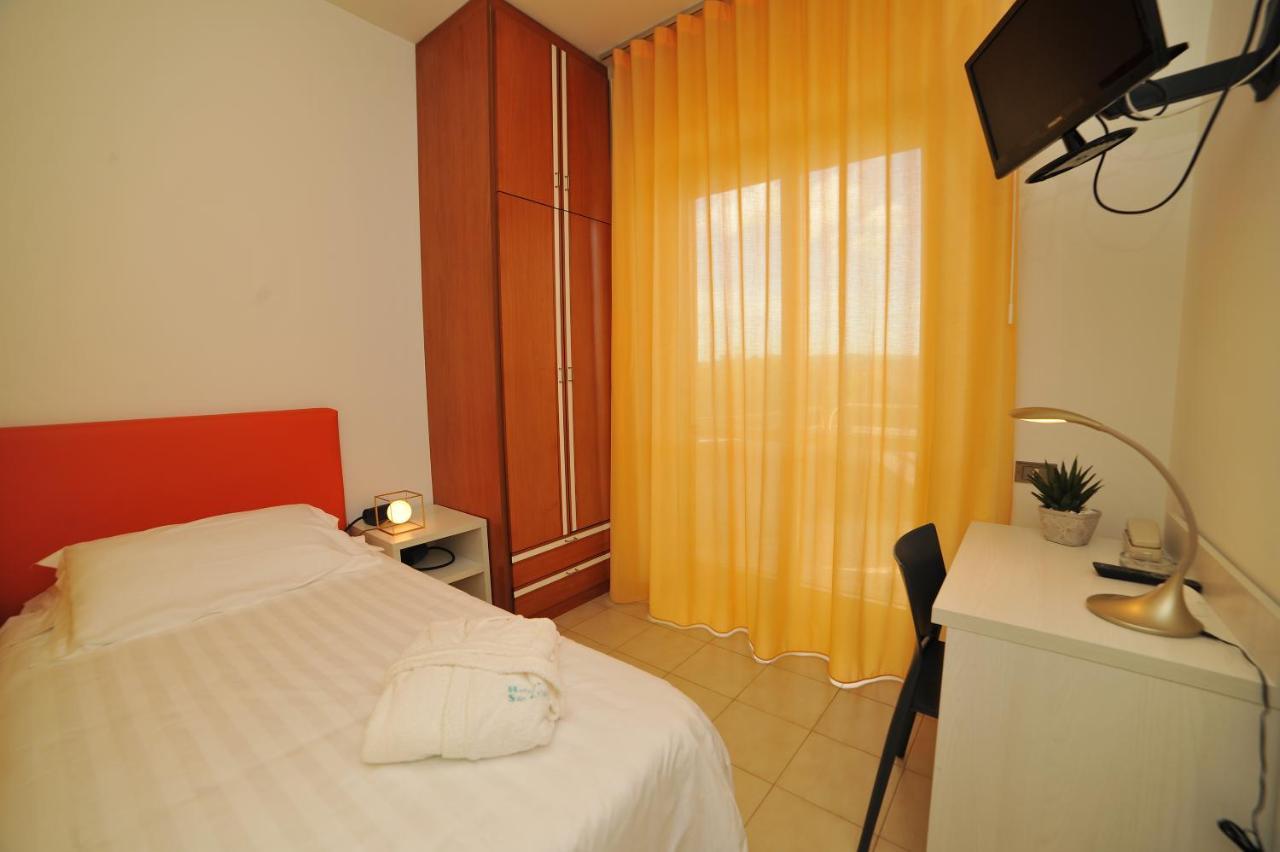 Hotel San Crispino Morrovalle エクステリア 写真